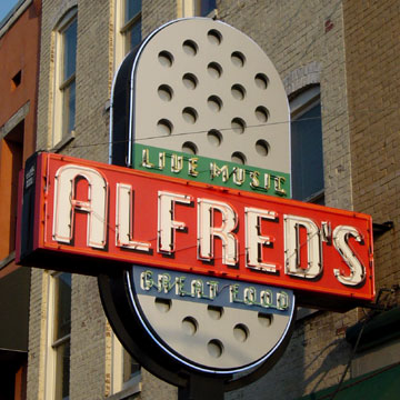 Alfred's on Beale (had supper here)