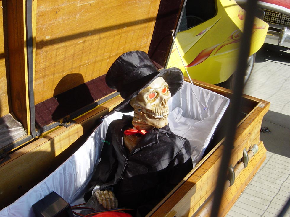 Skeleton in Coffin